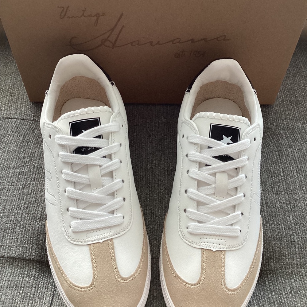 Vintage Havana Crisp Sneaker (Women), size 8.5 - Picture 3 of 13